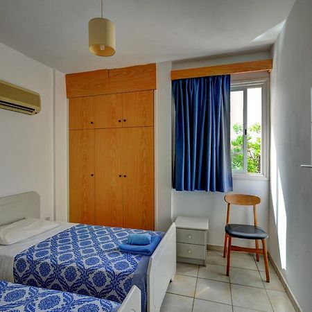 Renos Apartments Polis Esterno foto