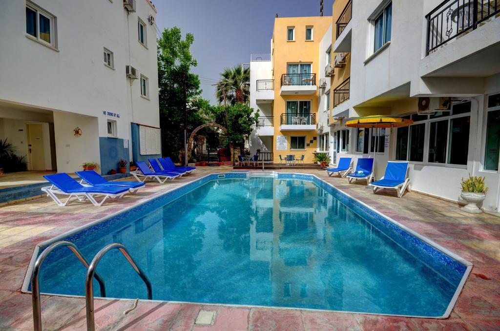 Renos Apartments Polis Esterno foto