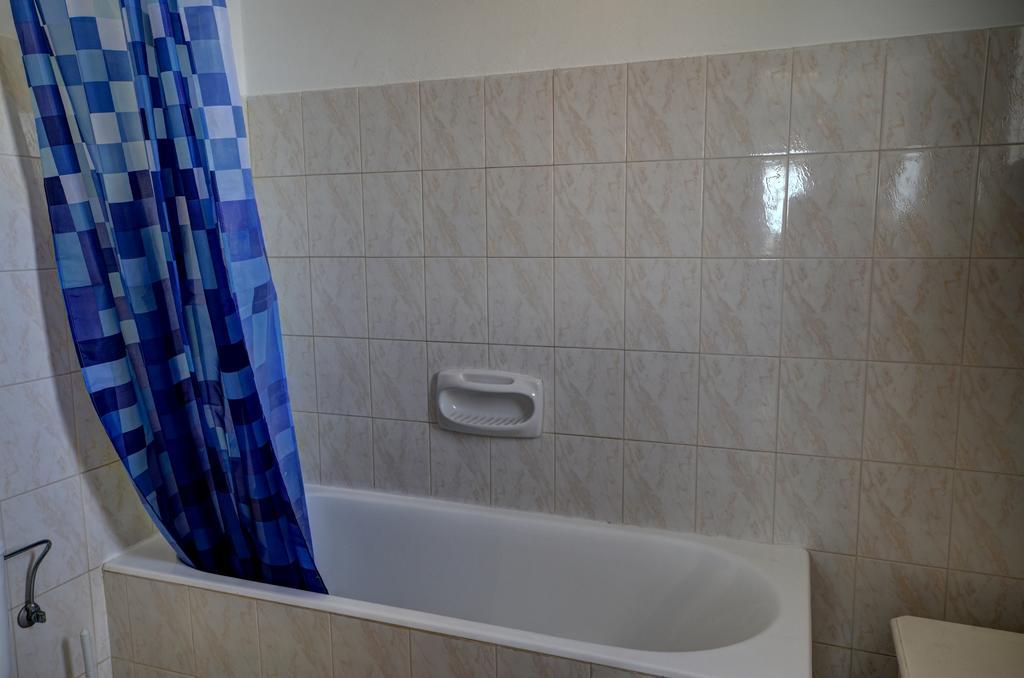 Renos Apartments Polis Esterno foto