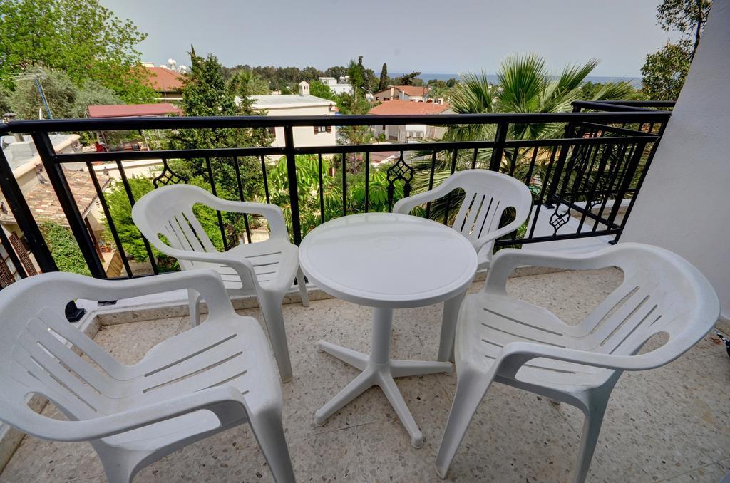 Renos Apartments Polis Esterno foto