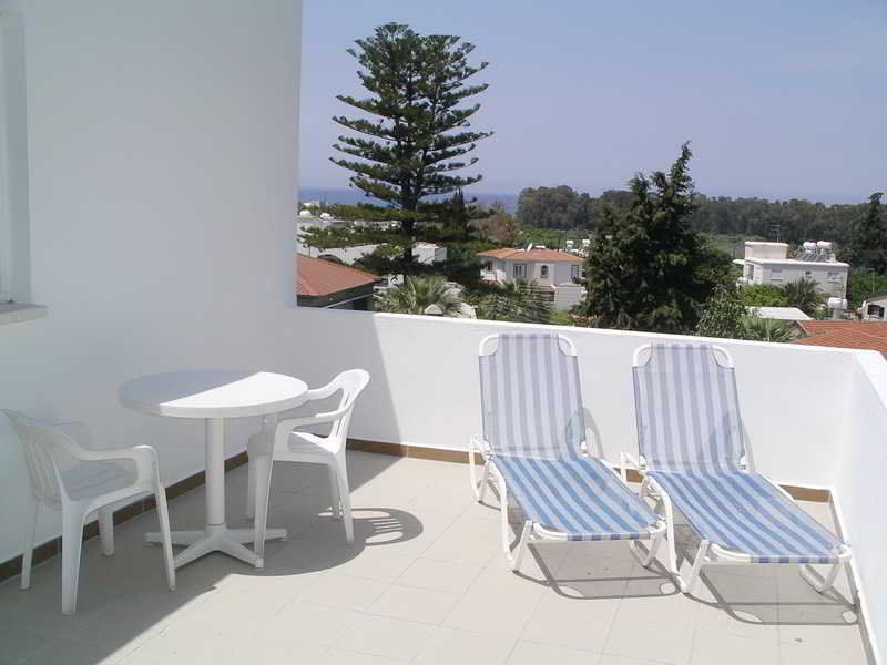 Renos Apartments Polis Esterno foto