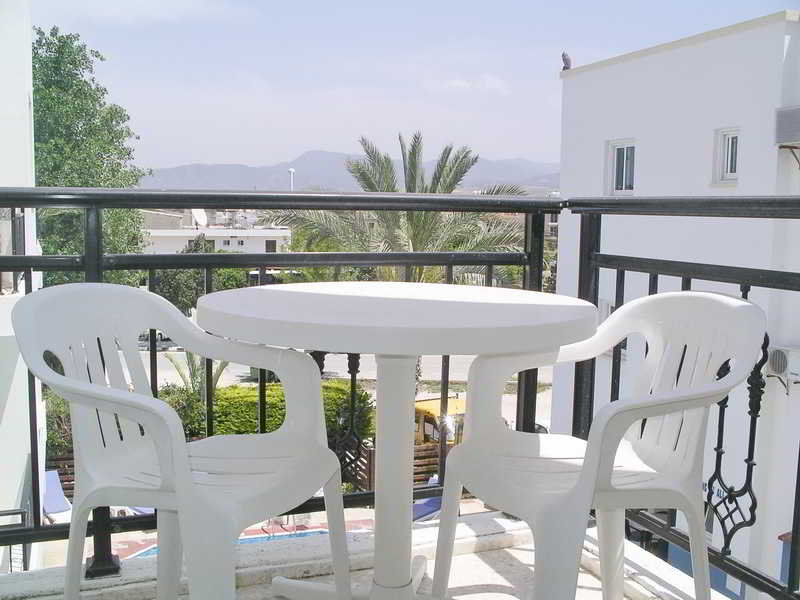 Renos Apartments Polis Esterno foto