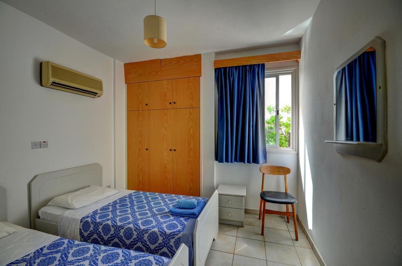 Renos Apartments Polis Esterno foto